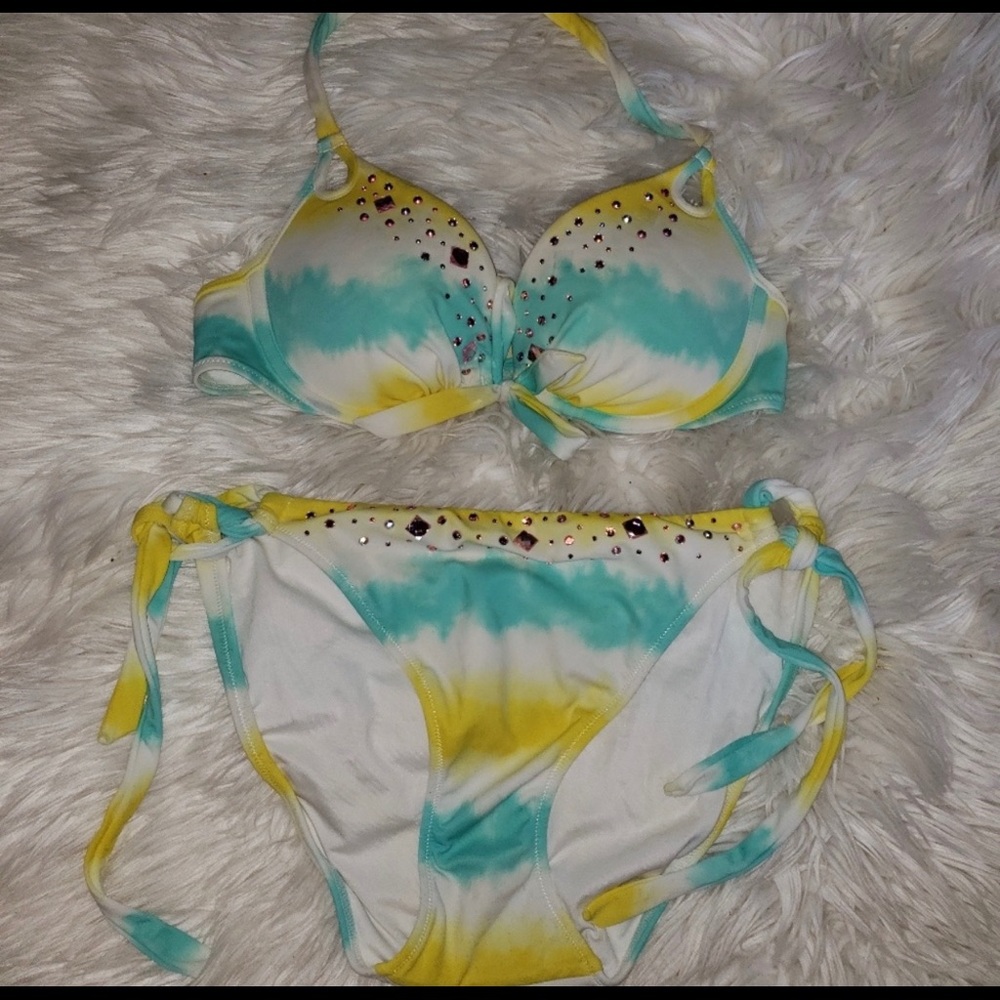 34b and large bikini Victoria's secret